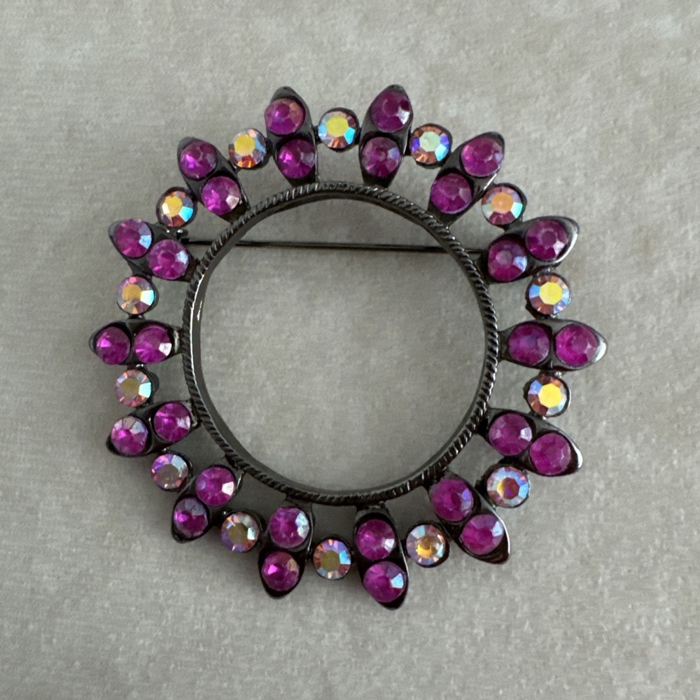 Vintage‎ Rhinestone Brooch Pin Circle Pink Aurora Borealis AB Stones Silver Tone